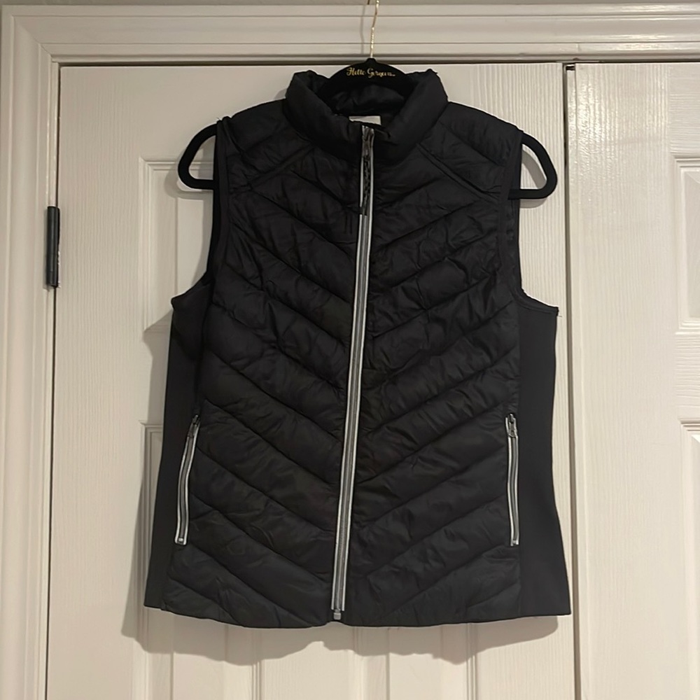 Gap Black Down-Style Vest